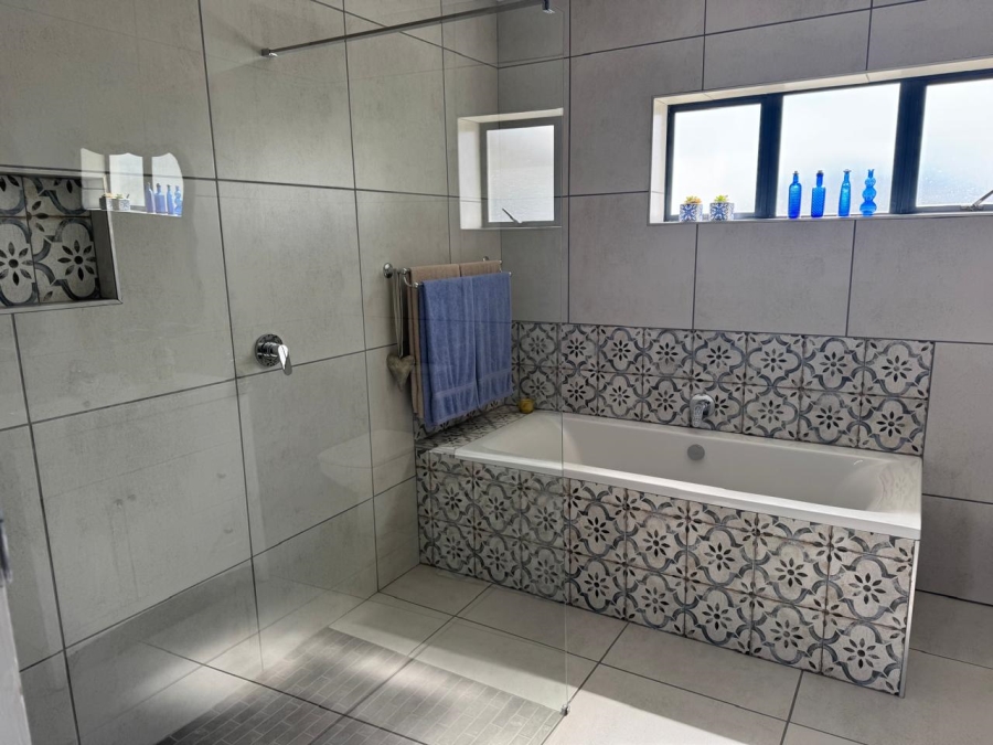 2 Bedroom Property for Sale in Stilbaai Oos Western Cape